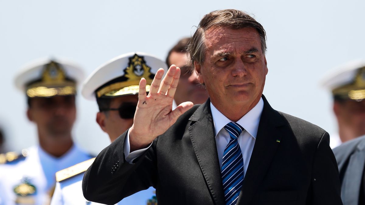 „Letím, brzy se vrátím.“ Bolsonaro před inaugurací svého rivala odletěl do USA